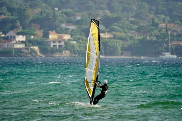windsurfing wave speed